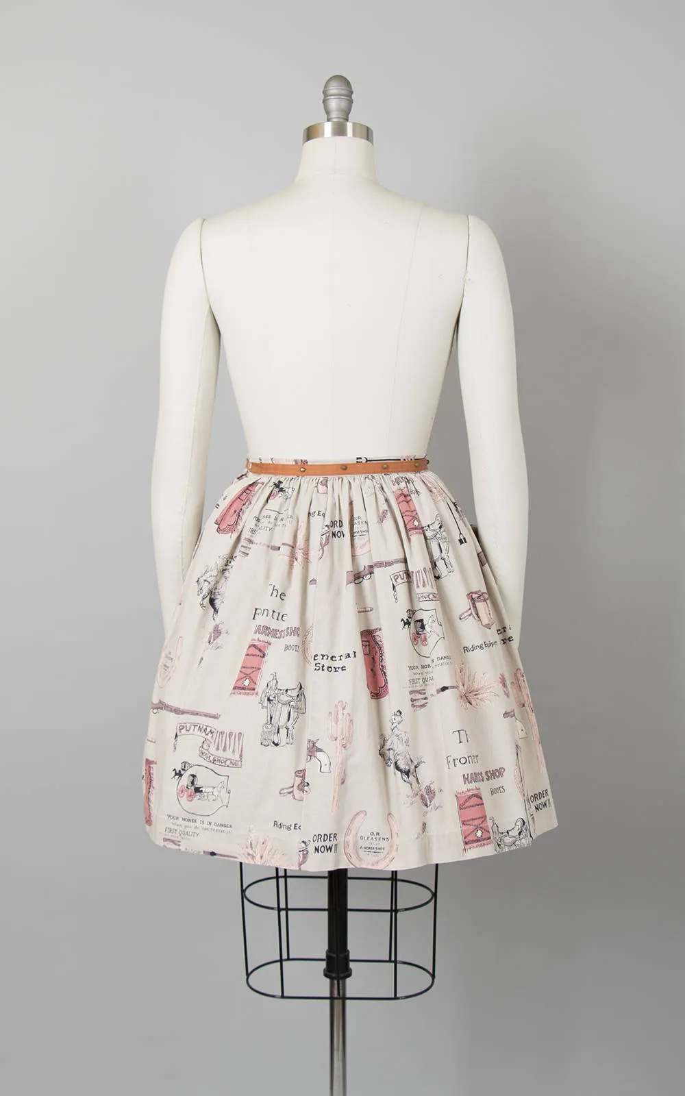 💐 SPRING CLEAROUT 💐 1950s Wild West Novelty Print Skirt | small
