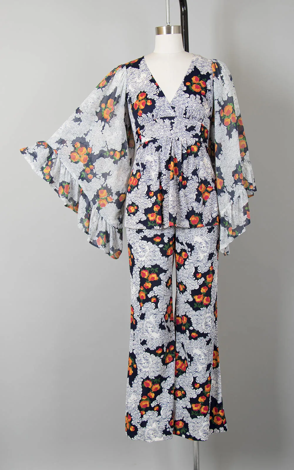 1970s Lady Novelty Print Angel Sleeve Set | x-small/small