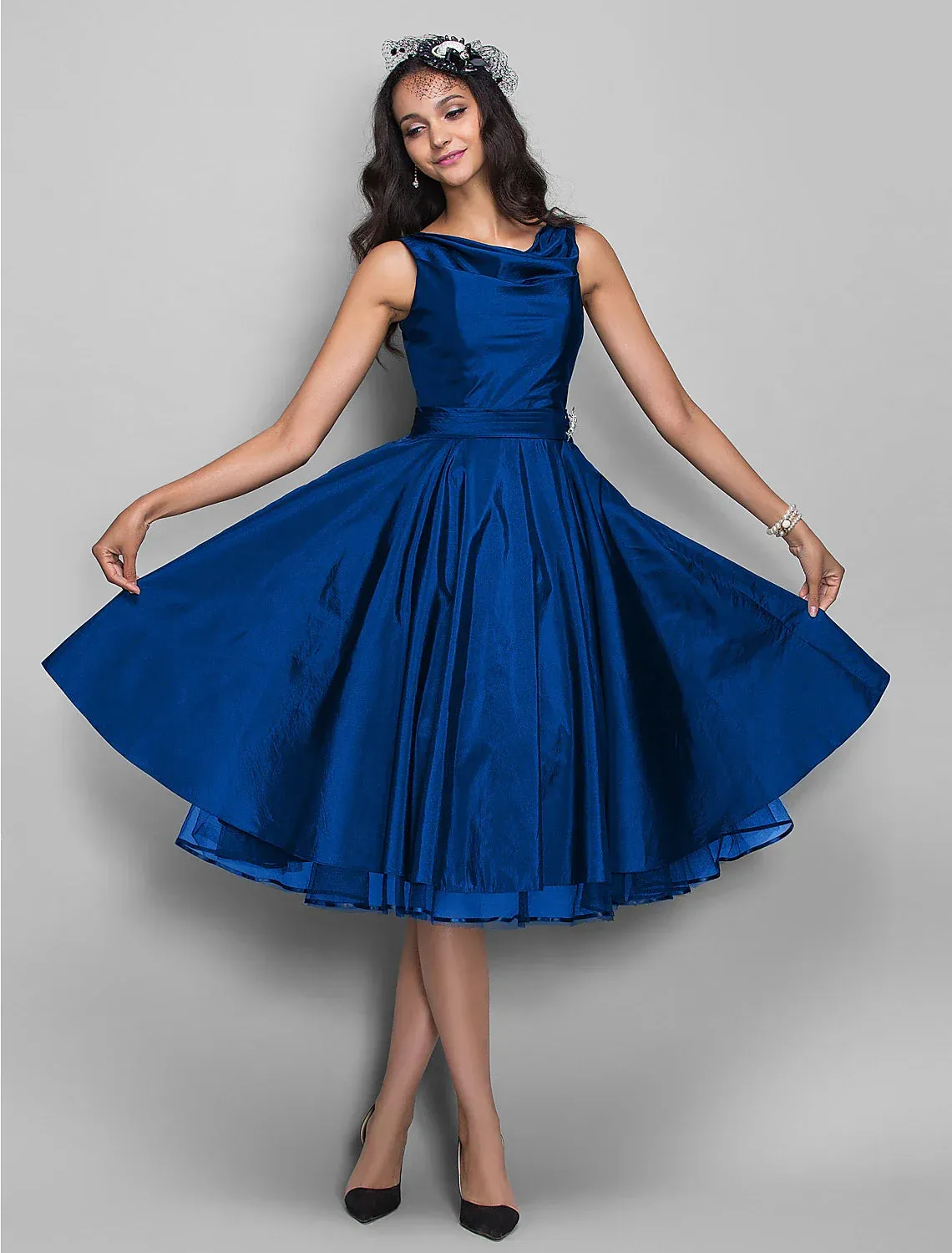 A-Line Cocktail Dresses Vintage Dress Halloween Knee Length Sleeveless V Neck Taffeta with Pleats Crystals