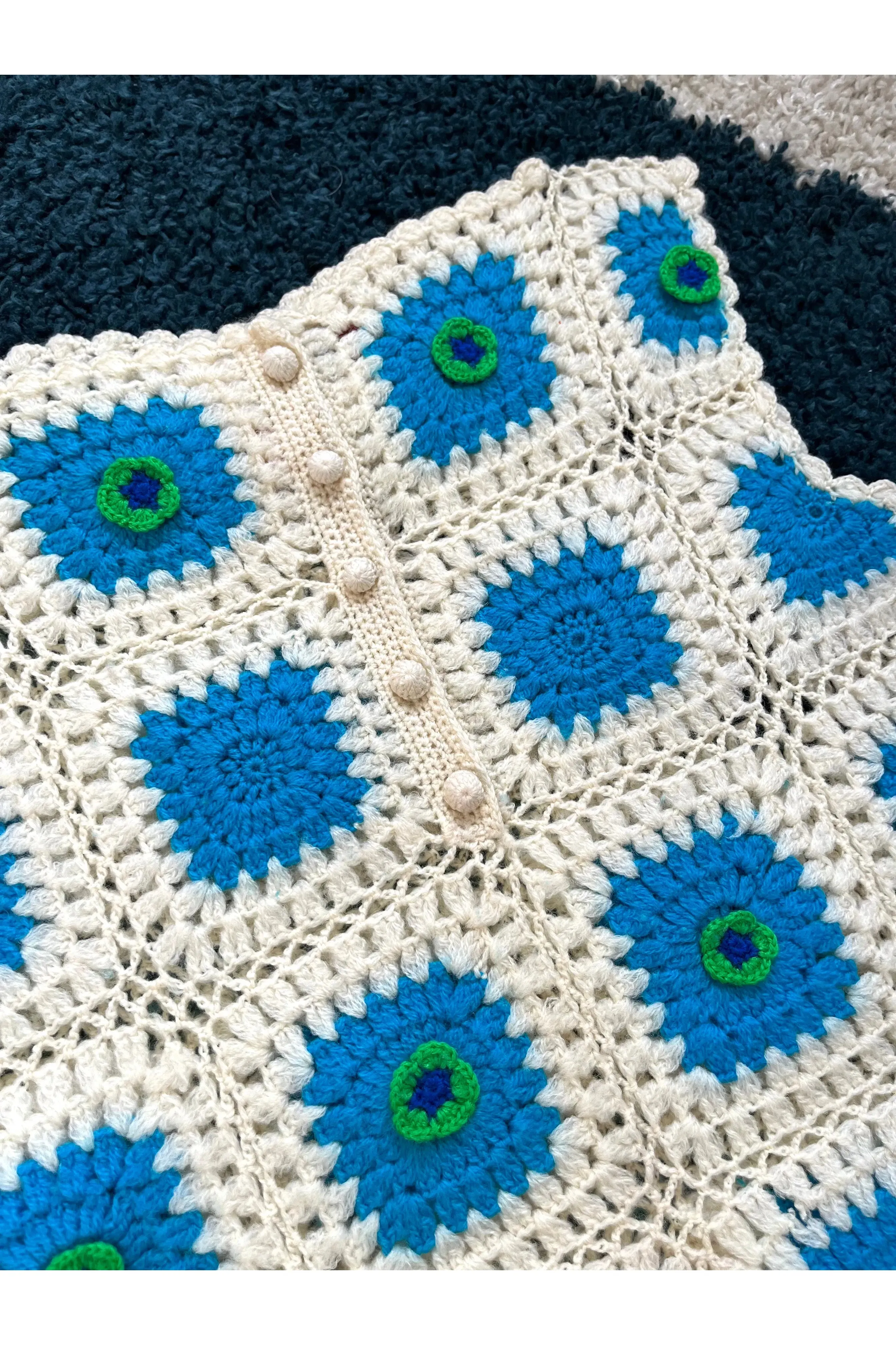 Vintage 60s Daisy Granny Square Top